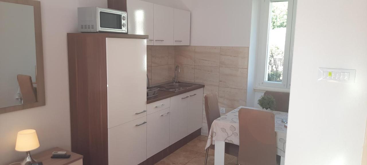 Apartments Villa Beba Komiža Εξωτερικό φωτογραφία
