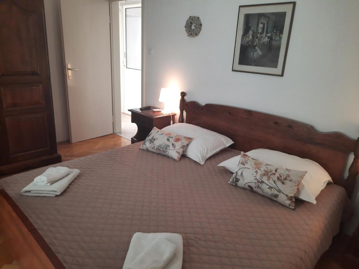 Apartments Villa Beba Komiža Εξωτερικό φωτογραφία
