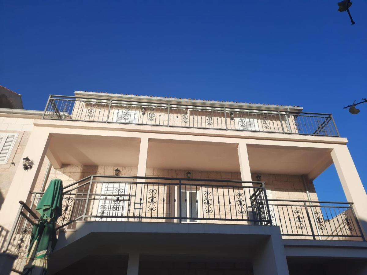 Apartments Villa Beba Komiža Εξωτερικό φωτογραφία