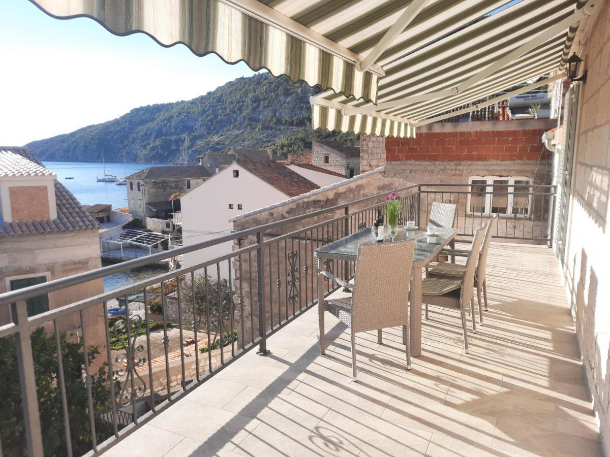 Apartments Villa Beba Komiža Εξωτερικό φωτογραφία
