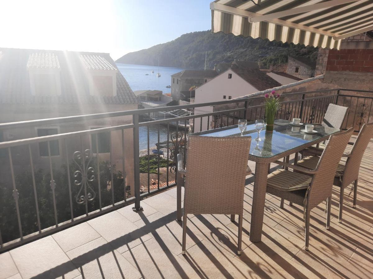 Apartments Villa Beba Komiža Εξωτερικό φωτογραφία