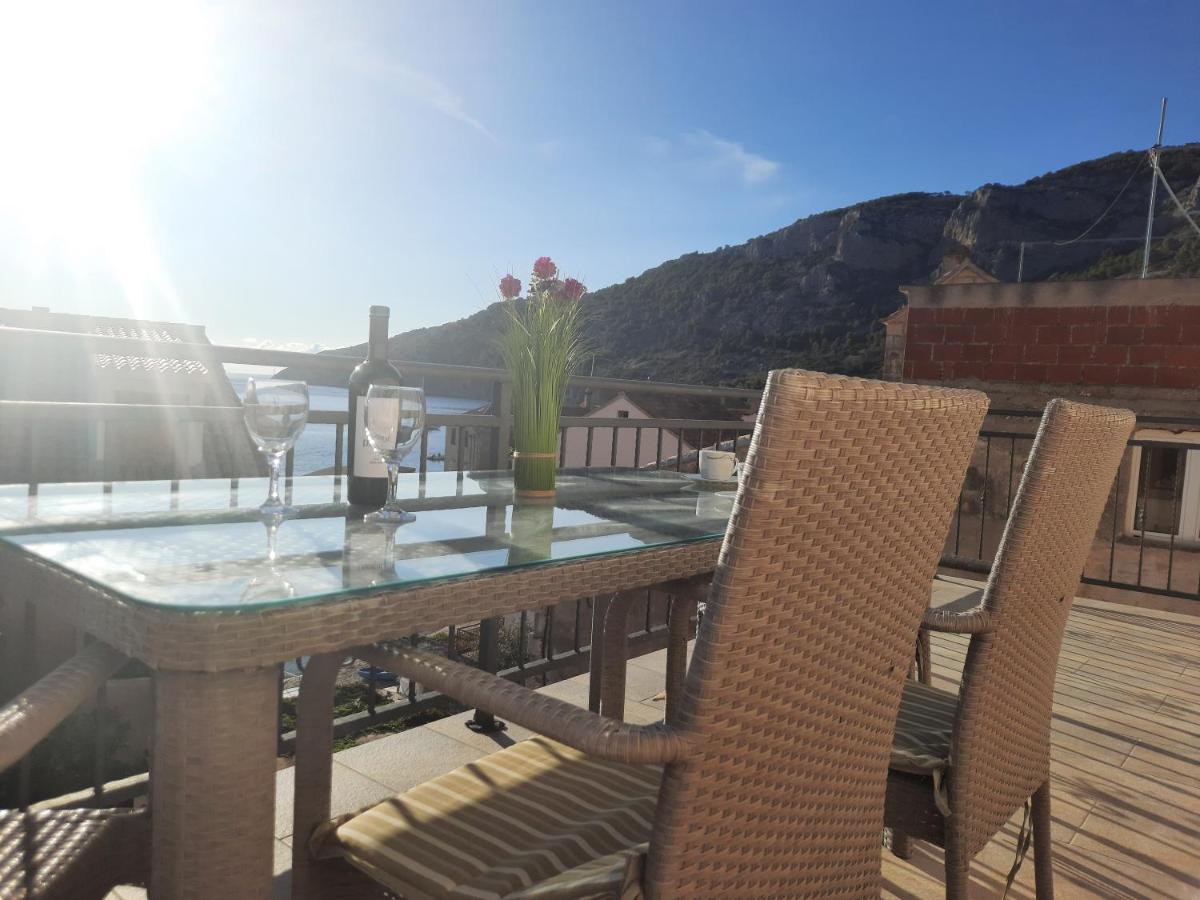 Apartments Villa Beba Komiža Εξωτερικό φωτογραφία