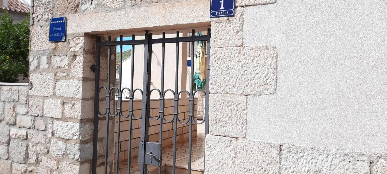 Apartments Villa Beba Komiža Εξωτερικό φωτογραφία