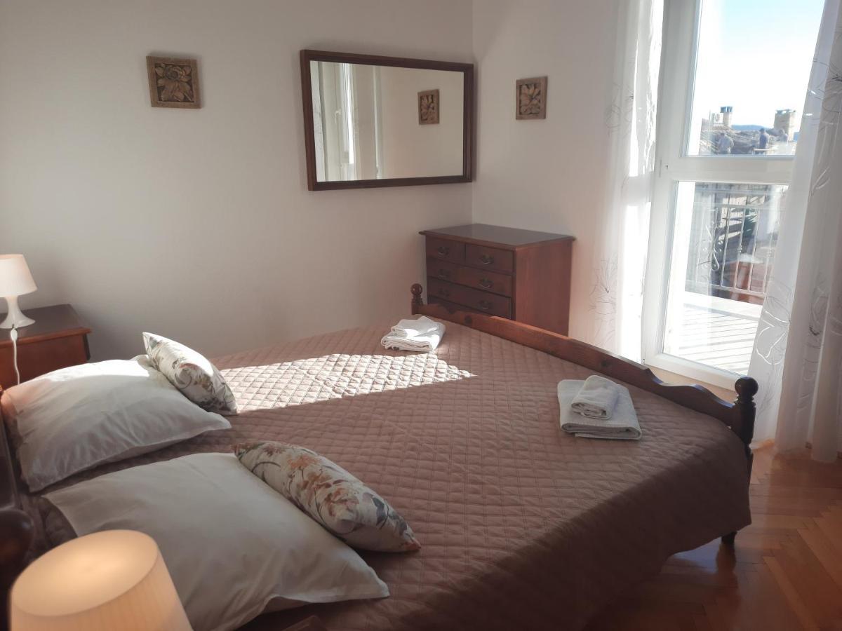 Apartments Villa Beba Komiža Εξωτερικό φωτογραφία